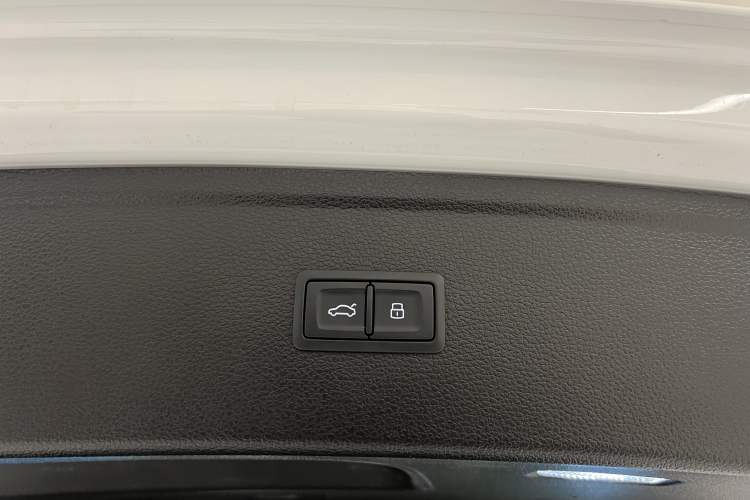 Used Audi Q5L 2023 40T Luxury Dynamic Model Exterior 8