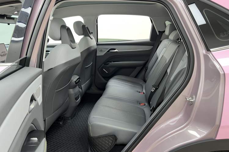 Used Bestune Yueyi 03 2025 565km Premium Edition Interior 4