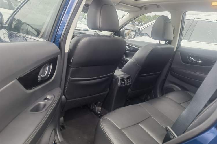 Used Nissan X-Trail 2019 2.0L CVT Smart Connect Comfort Edition 2WD

