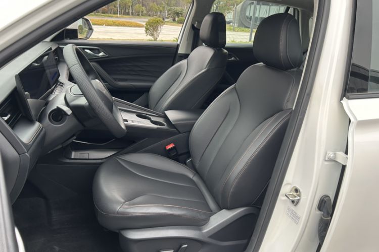 Used Roewe D5X DMH 2024 135 Luxury Edition