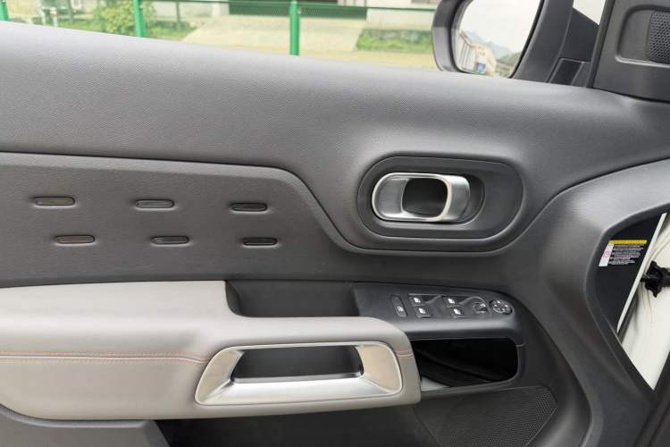 Used Citroen C5 AIRCROSS 2017 350THP Fashion Edition Interior 10