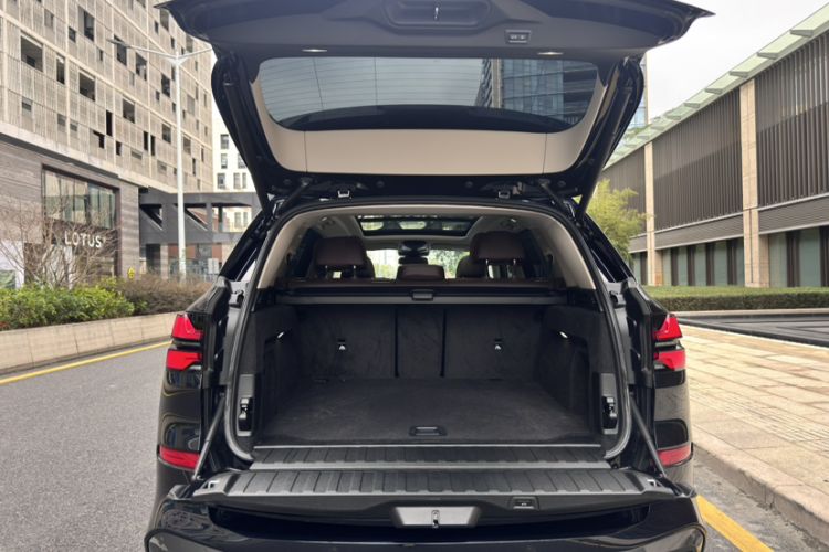 Used BMW X5 2023 xDrive 30Li Luxury M Sport Night Edition Package
