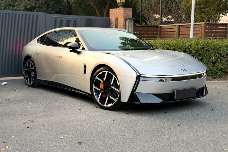 Used XPeng P7 2025 Model—750 All-Wheel-Drive High-Performance Ultra Exterior 2