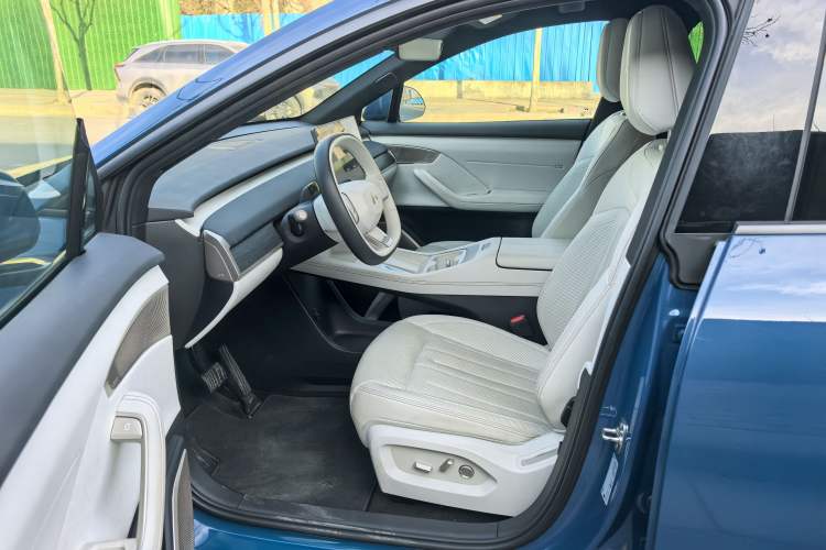 Used ONVO L60 2024 60 kWh Rear-Drive Version