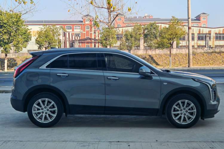 Used Cadillac XT4 2018 28T Two-Wheel Drive Tech Version