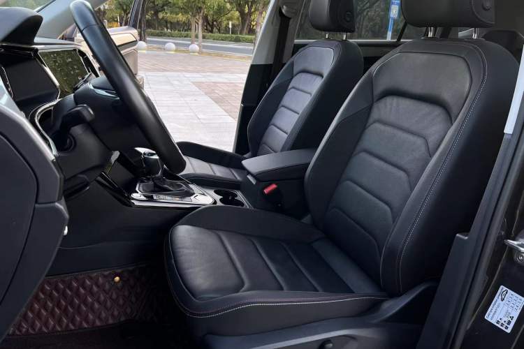 Used Volkswagen Tayron 2022 330TSI Two-Wheel Drive Luxury Smart Connectivity Version