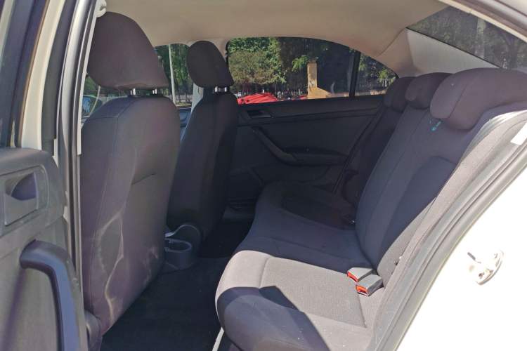 Used Volkswagen Santana 2015 1.6L Automatic Fashion Edition