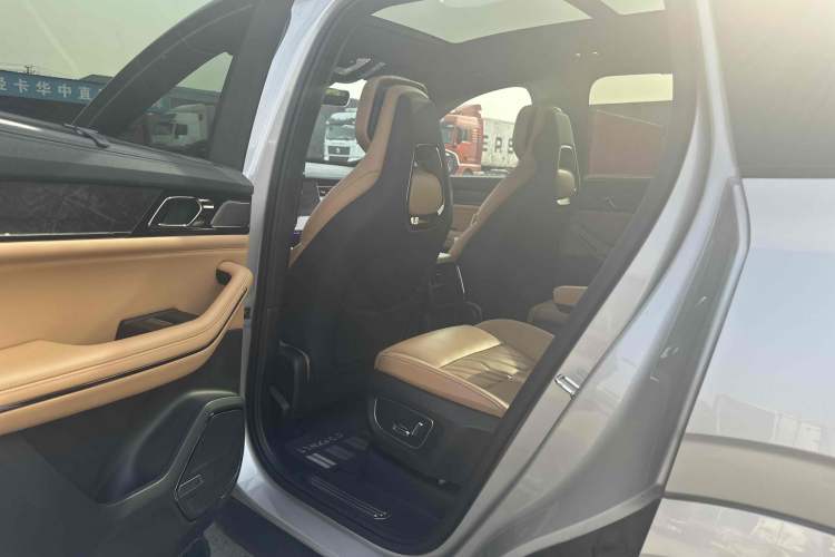 Used Lynk & Co 09 EM-P 2021 2.0T PHEV Halo Six-Seater