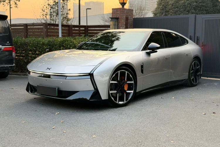 Used XPeng P7 2025 Model—750 All-Wheel-Drive High-Performance Ultra