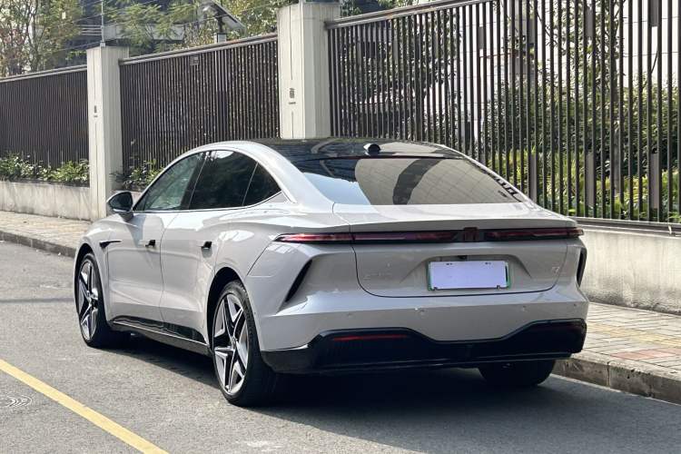 Used Rising F7 2023 Long-Range Pro Edition
