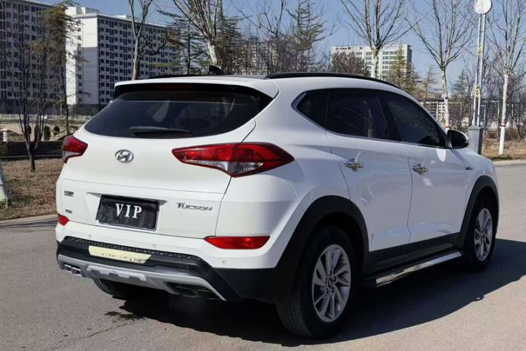Used Hyundai Tucson 2015 1.6T Dual-Clutch Two-Wheel-Drive Smart Model Exterior 4