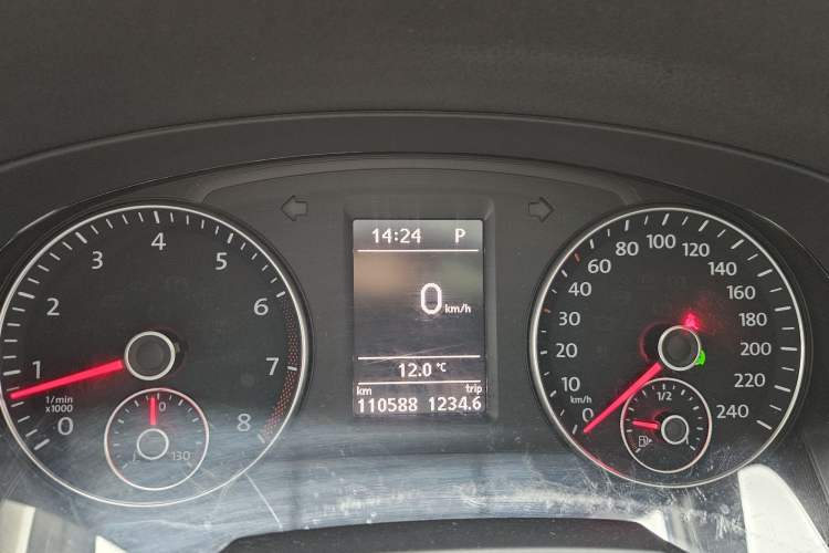 Used Volkswagen Sharan 2013 1.8TSI Standard Model
