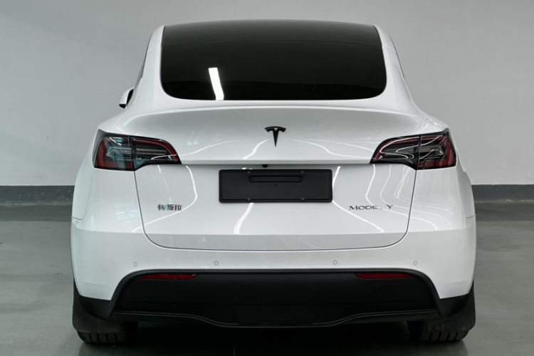 Used Tesla Model Y 2023 Rear-Wheel-Drive Version
