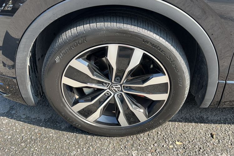 Used Volkswagen Tiguan L 2024 Outstanding Model 330TSI Automatic Two-Wheel Drive R-Line Dragon Glory Edition Exterior 2