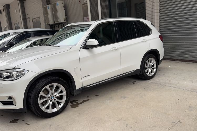 Used BMW X5 2014 xDrive35i Leading Model Exterior 2