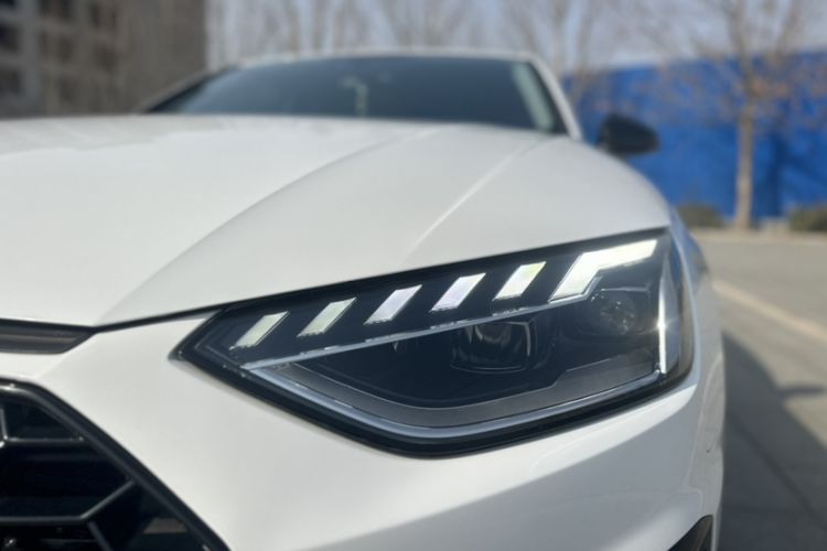 Used Audi A4L 2022 40 TFSI Luxury Dynamic Model