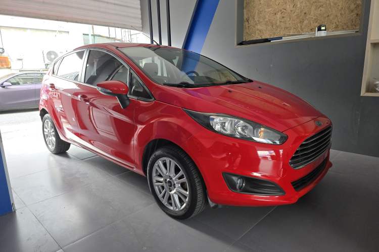 Used Ford Fiesta 2013 Hatchback 1.5L Automatic Fashion Edition

