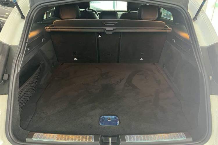 Used Mercedes-Benz EQC 2021 EQC 400 4MATIC Interior 9