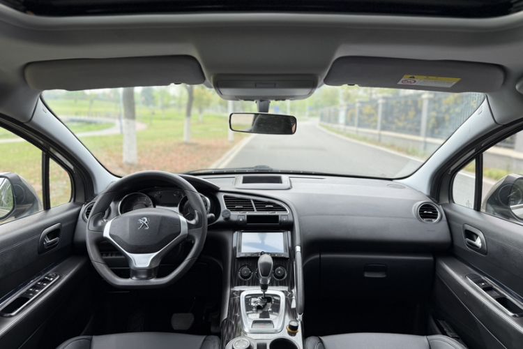 Used Peugeot 3008 2015 1.6THP Automatic Classic Edition Interior 3