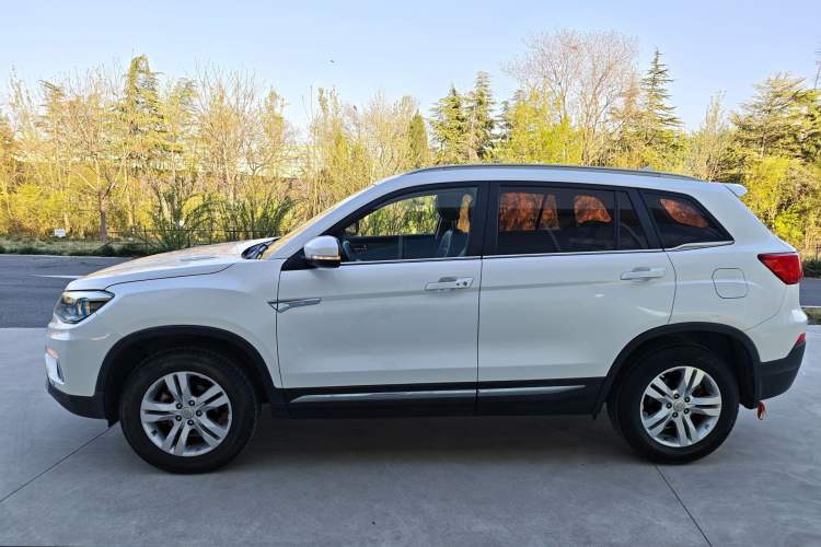 Used CHANGAN CS75 2017 Shangkui Edition 1.5T Automatic Fengxiang Model
