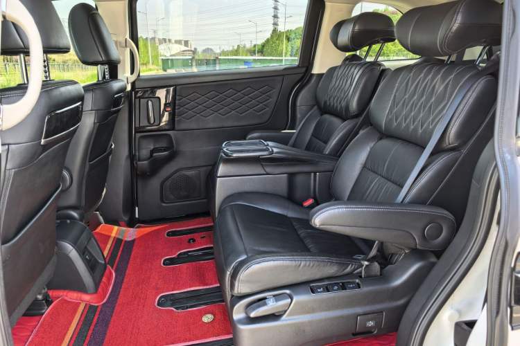 Used Honda Elysion 2019 2.0L Hybrid Luxury Edition Interior 11