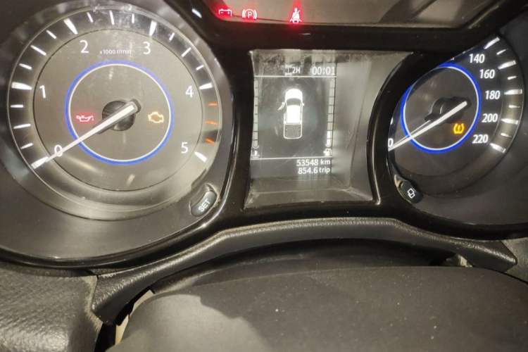 Used JMC Yuhu 7 2020 2.0T Diesel Manual 4x4 Comfort Edition Long Wheelbase China VI Emission Standard JX4D20A6L