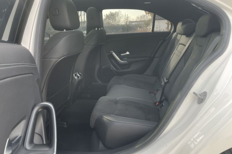 Used Mercedes-Benz A-Class 2020 Restyled A 200 L Sport Sedan Fashion Version
