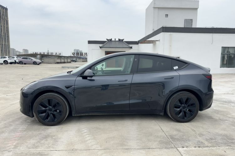 Used Tesla Model Y 2024 Rear-Wheel-Drive Version Exterior 2