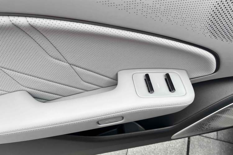 Used Zeekr 007 2025 Long-Range Rear-Wheel-Drive Intelligent Driving Version 100 kWh Interior 5