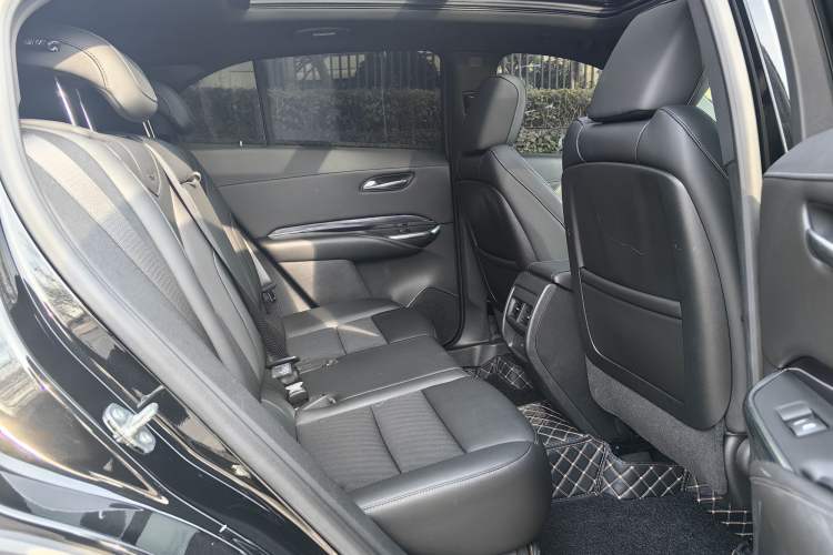 Used Cadillac XT4 2021 28T Two-Wheel Drive Tech Edition