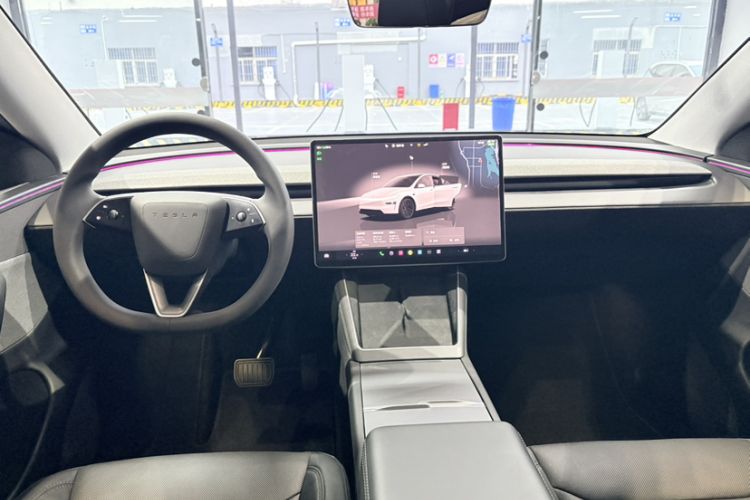 Used Tesla Model Y 2025 Rear-Wheel-Drive Version