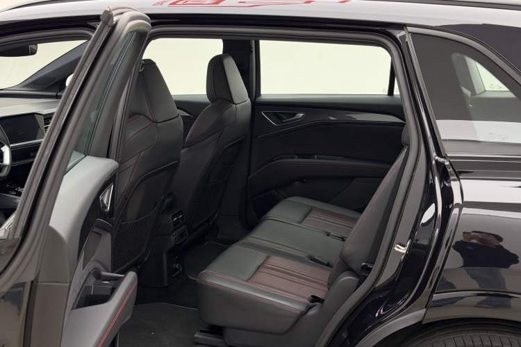 Used Audi Q5 e-tron 2023 40 e-tron Starry Edition Mecha Kit
