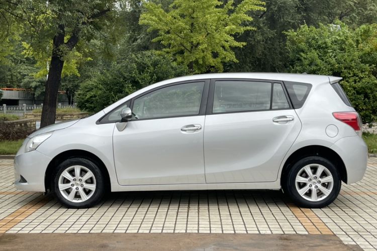 Used Toyota Verso 2014 Starlight 180E CVT Elite Edition