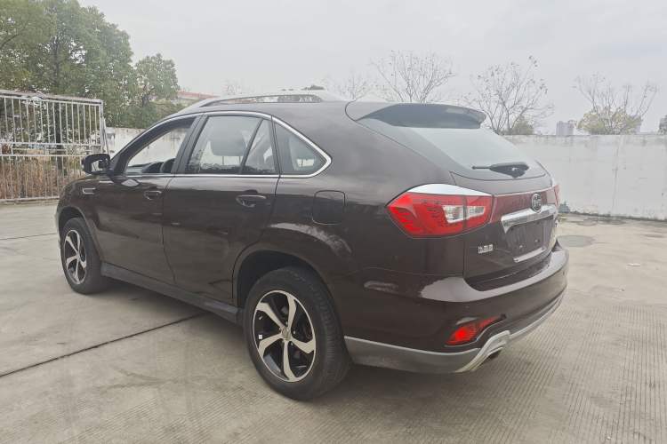Used BYD S7 2016 2.0T Automatic Prestige Plus Exterior 8