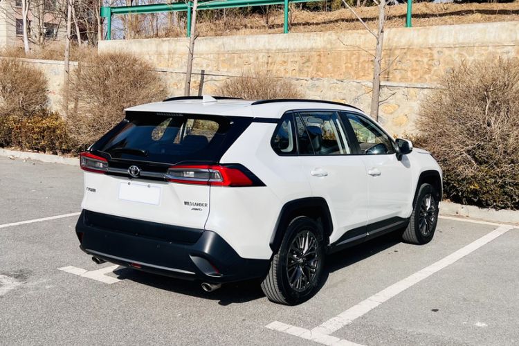 Used Toyota Wildlander 2023 2.0L CVT Four-Wheel Drive Luxury PLUS Edition
