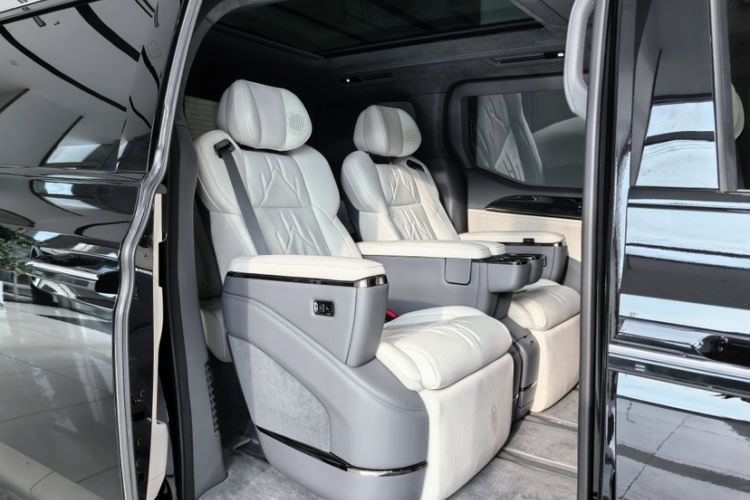 Used Zeekr 009 2024 Six-Seat Executive Version 4WD 108 kWh
