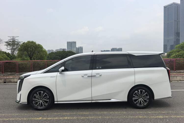 Used GAC Trumpchi M8 2024 Master Series 400T Prestige Edition Exterior 10