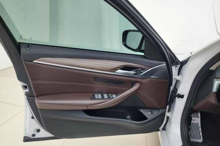 Used BMW 5 Series 2019 Updated 530Li xDrive Luxury Package
