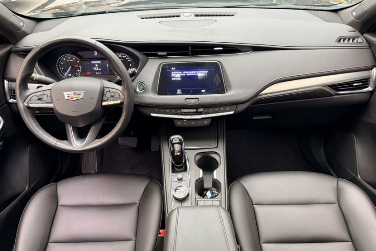 Used Cadillac XT4 2021 28T Two-Wheel Drive Leading Version Interior 3