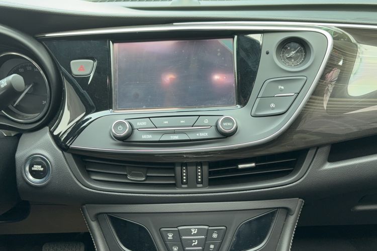 Used Buick Envision 2019 20T Two-Wheel Drive Elite Version China VI Standard Audio And AC Panel