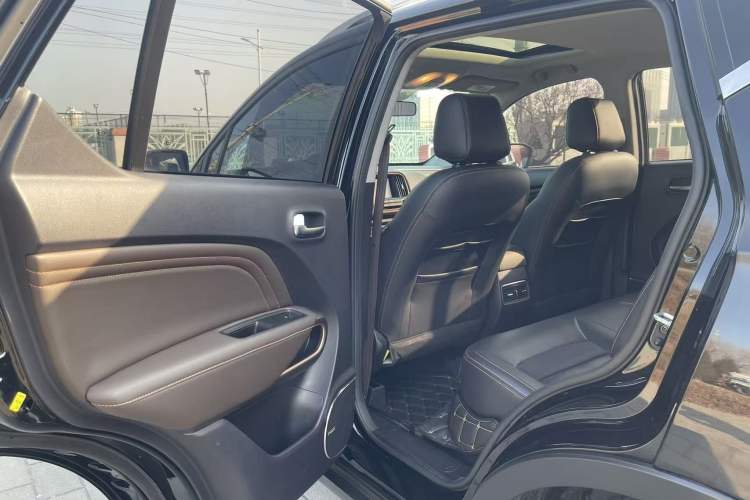 Used GAC Trumpchi GS3 2017 200T Automatic Luxury Edition Interior 11