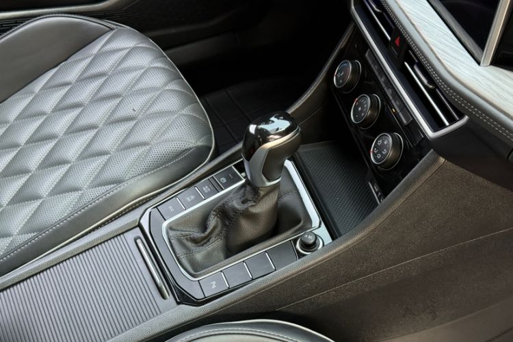 Used Volkswagen Sagitar 2023 280TSI DSG Beyond Lite Edition Gear Lever