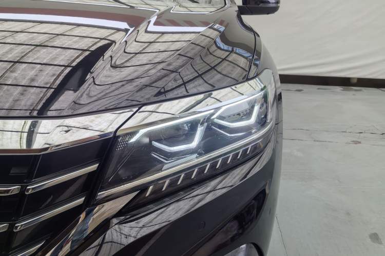 Used Volkswagen Passat 2021 330TSI Luxury Edition Exterior 2