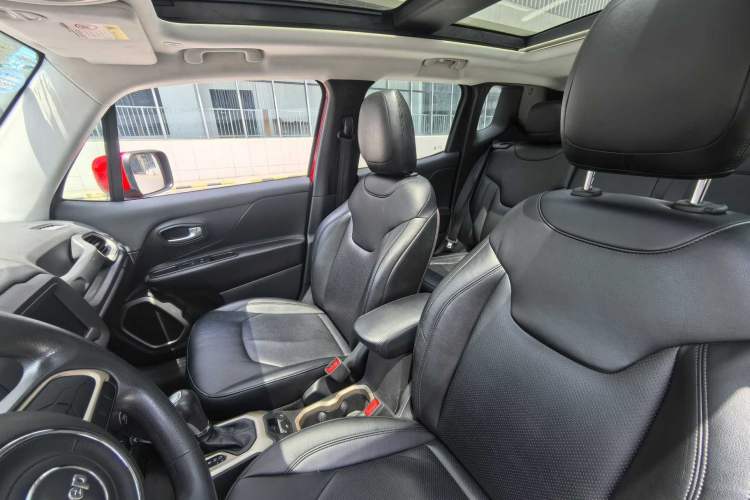 Used Jeep Renegade 2018 Connected Large Screen Version 180TS Automatic High-Energy Edition