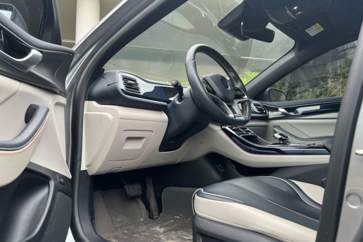 Used BYD Qin PLUS 2021 DM-i 120KM Flagship Model
