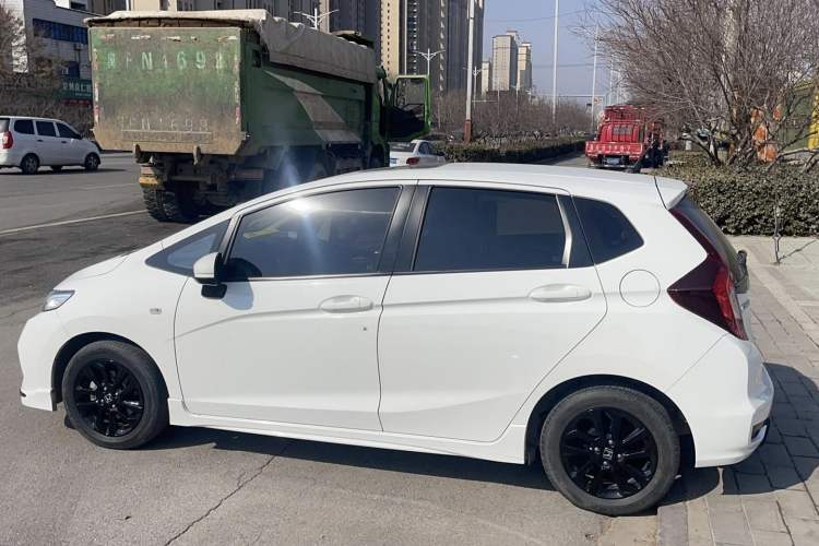Used Honda Fit 2018 1.5L CVT Trendy Run+ Edition