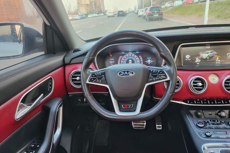 Used JAC Refine S7 2017 2.0T Automatic Luxury Model
