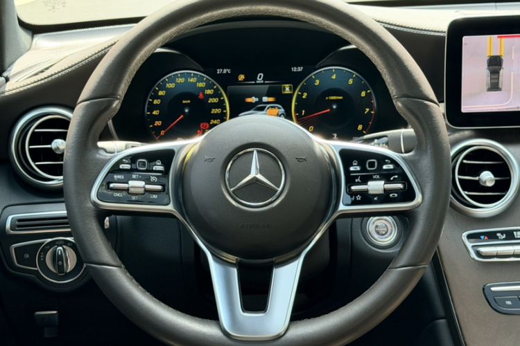 Used Mercedes-Benz GLC 2022 Facelift GLC 260 L 4MATIC Luxury Edition Interior 12