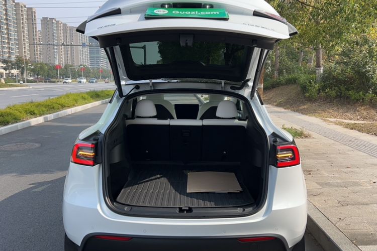 Used Tesla Model Y 2023 Rear-Wheel-Drive Version