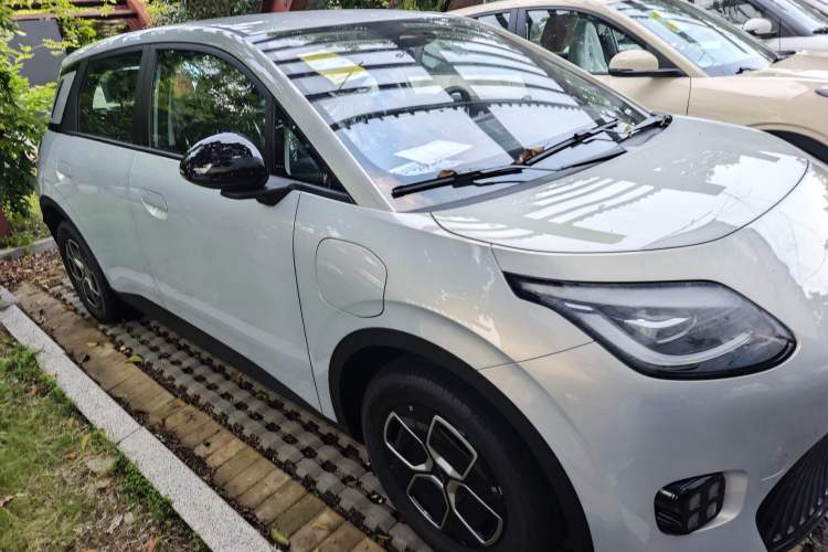 Used AION UT 2025 330 Starlight Edition
